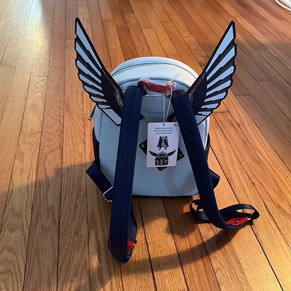 Loungefly cosplay back pack marvel - Picture 4 of 11